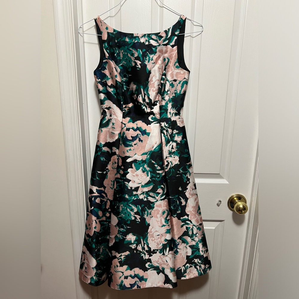 Adrianna Papell midi dress. Size: XS